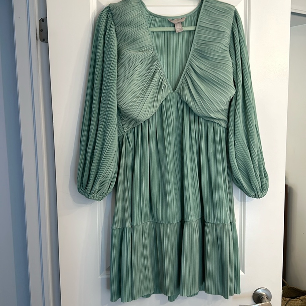 H&M Green Long Sleeve Dress